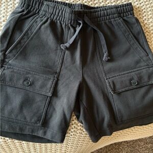 Todd Snyder Black Cargo Shorts Relaxed Fit Elastic Waistband